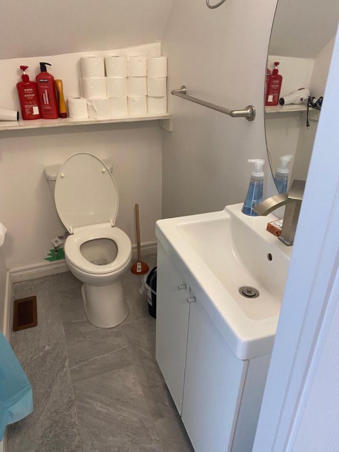 Quad Room With Private Bathroom 536A-Two Bedrooms Toronto Extérieur photo